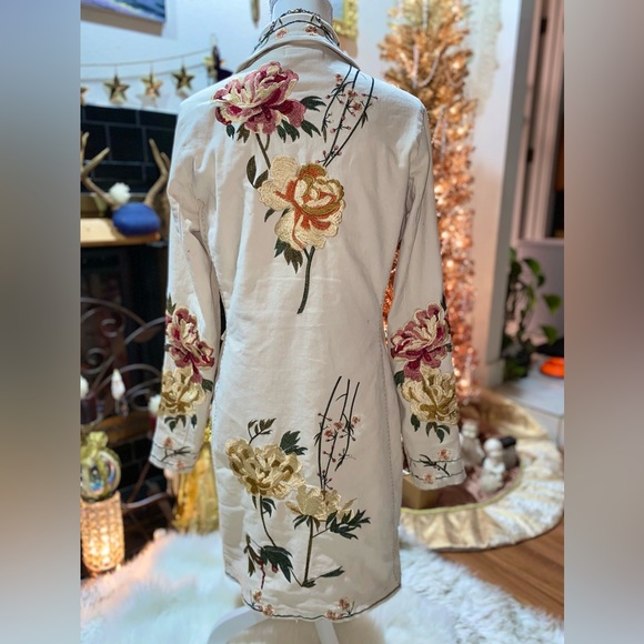 ❌SOLD❌Carmen Couture Embroidered Coat JWLA Time For Me Style - Picture 10 of 10
